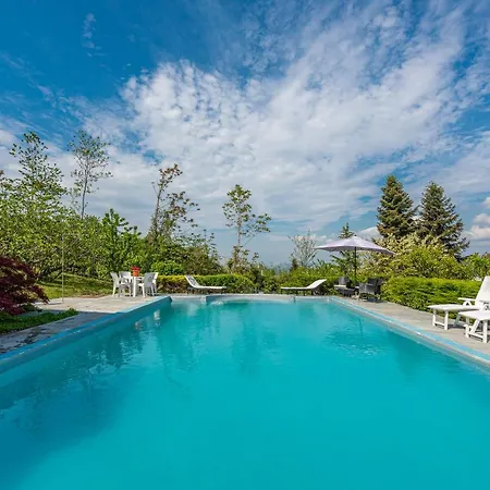 View With Pool Апартаменты *