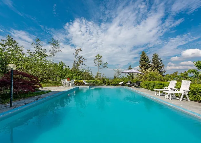 View With Pool Апартаменты *